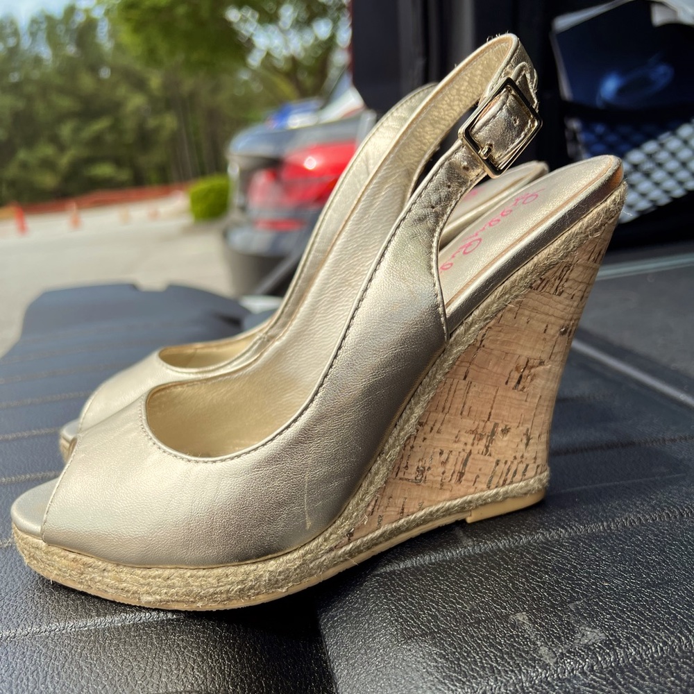 Lily Pulitzer gold sandal wedges